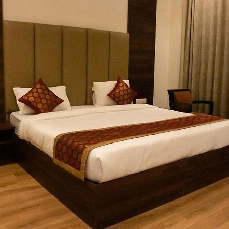 Sourav Park Inn Agra  Buitenkant foto
