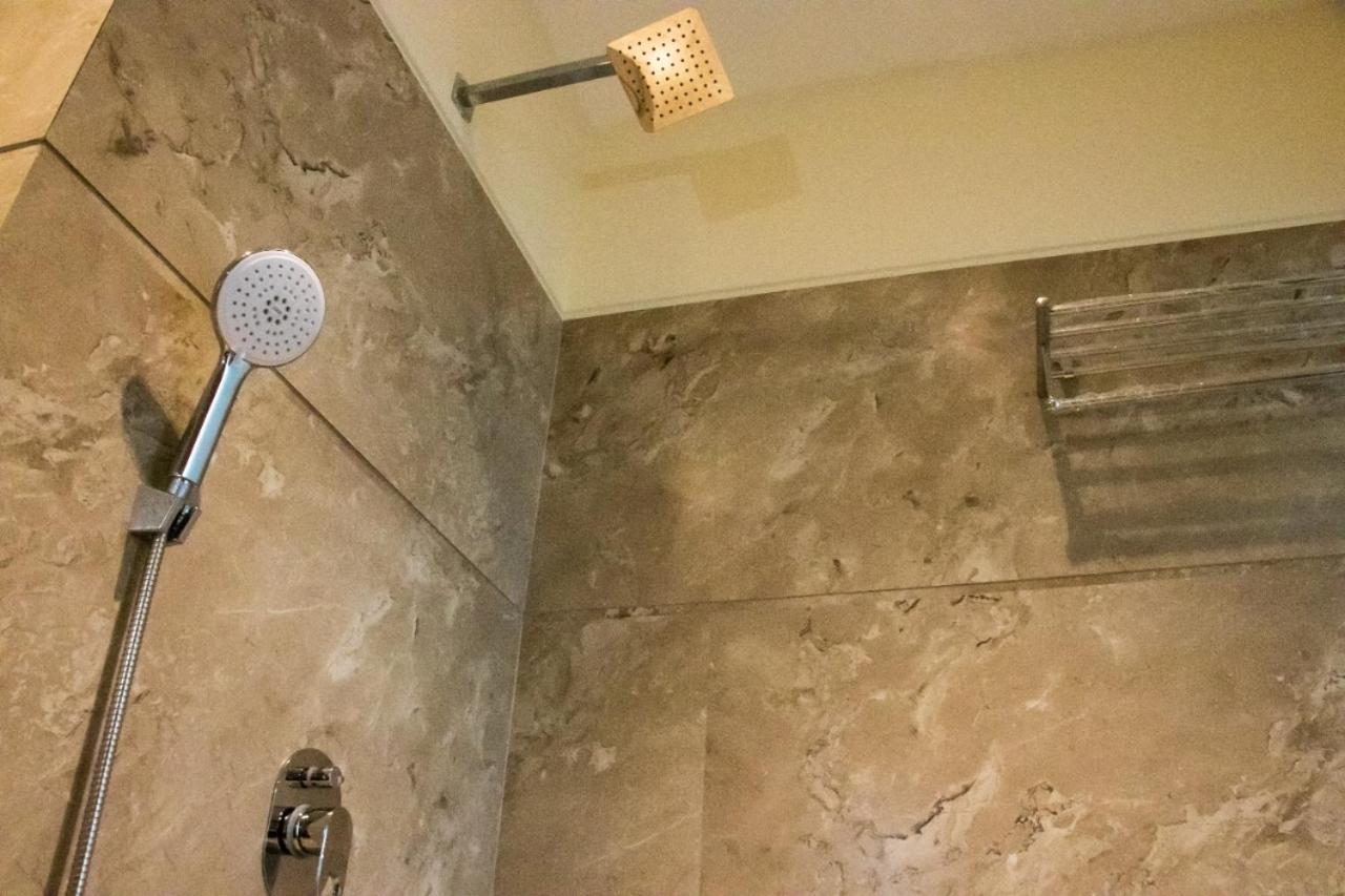 Sourav Park Inn Agra  Buitenkant foto