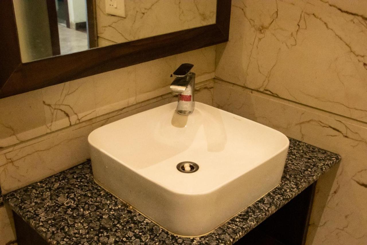 Sourav Park Inn Agra  Buitenkant foto