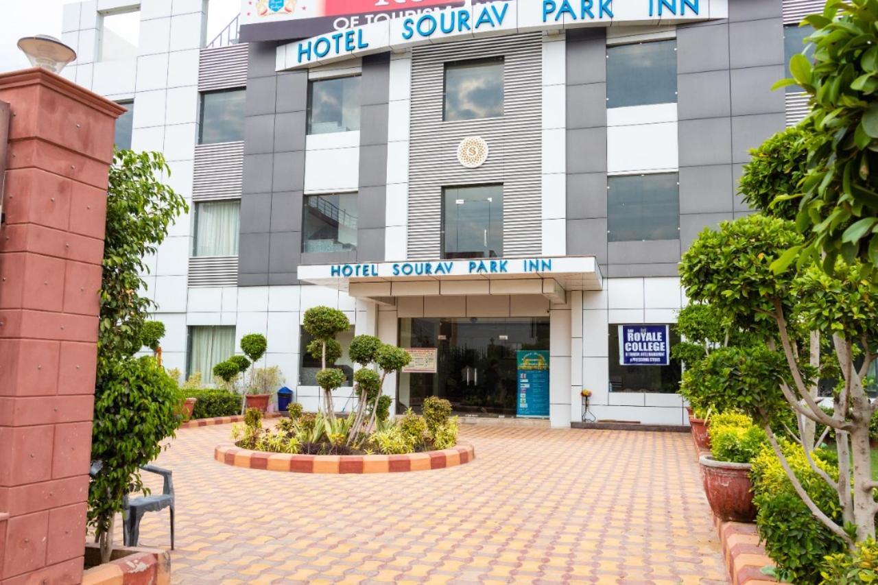 Sourav Park Inn Agra  Buitenkant foto